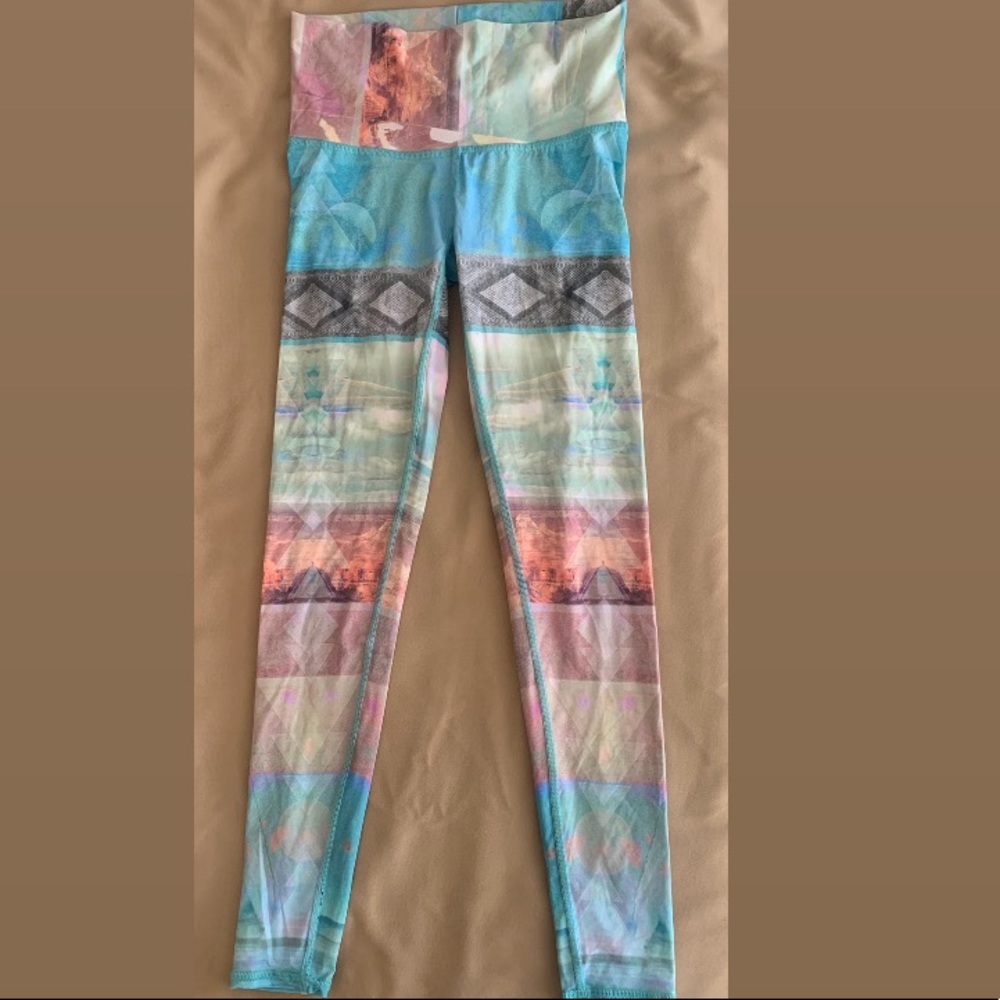Teeki womens yoga pants pastel southwestern pattern NWT size S